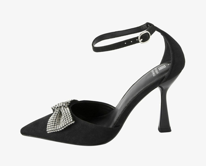 Which clutch and heels would suit this beautiful dress for wedding?