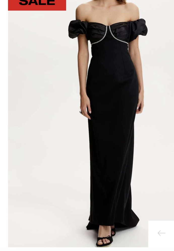 Which clutch and heels would suit this beautiful dress for wedding?