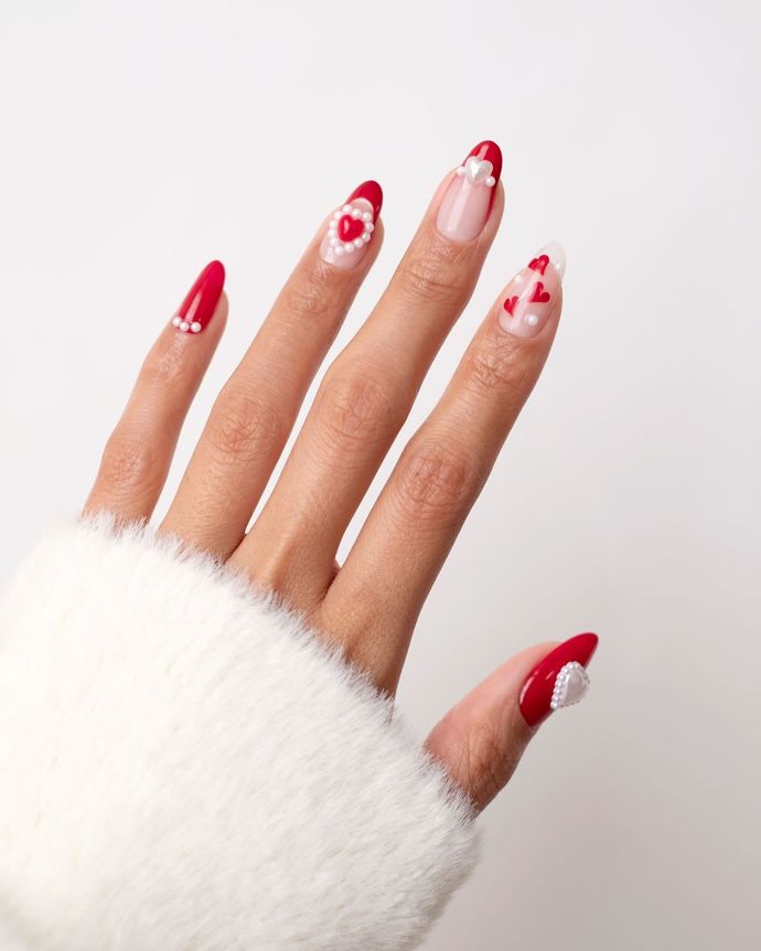 Which nail is better to do for the valentines ?