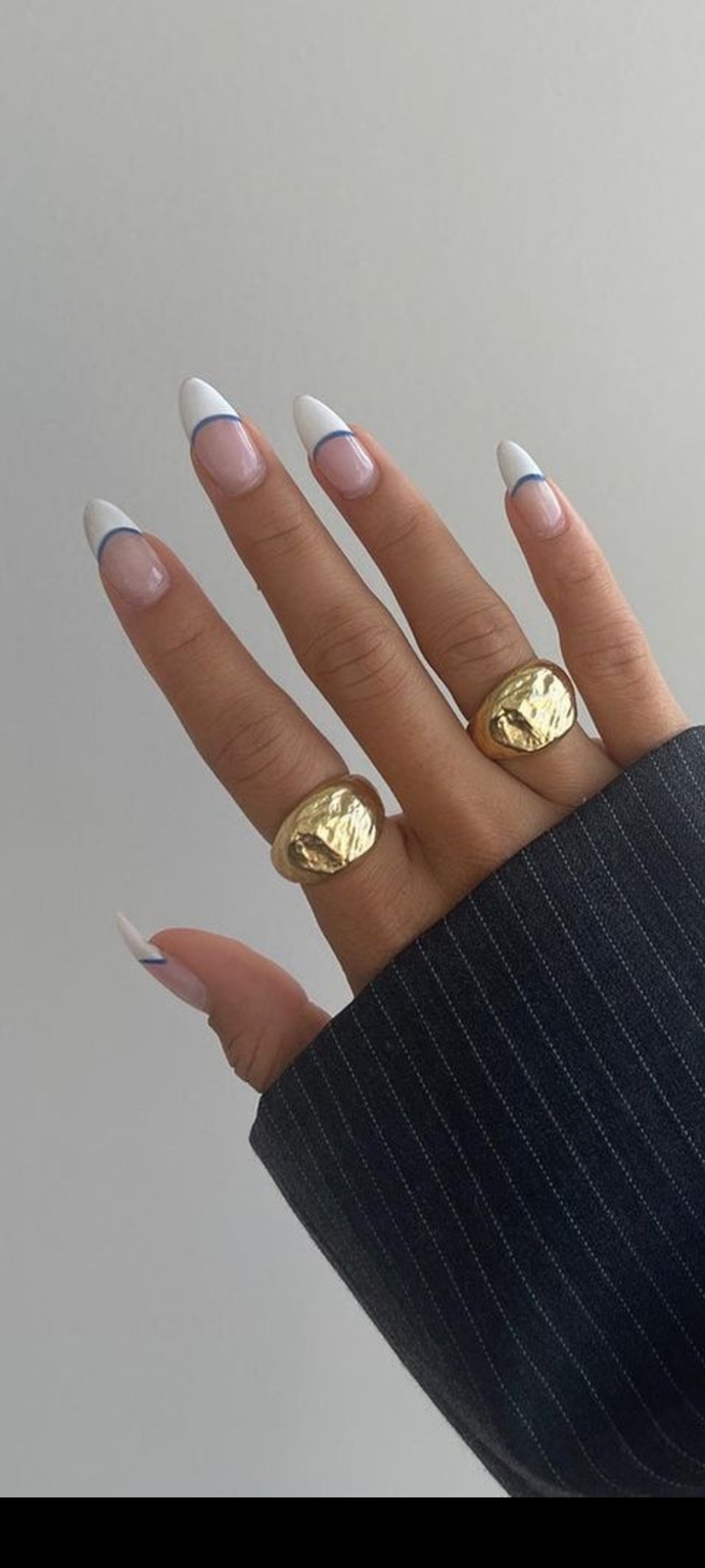 Which nail is better to do for the valentines ?