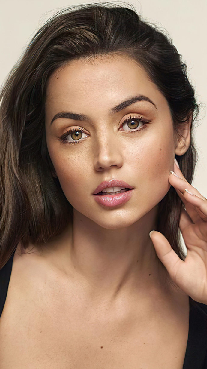 Which of these actresses has the prettiest face?