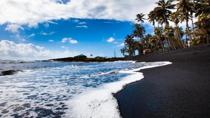 Which natural phenomenon do you find more beautiful?