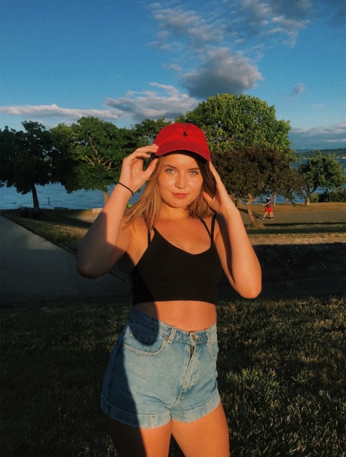 Would you date me knowing Im trans?