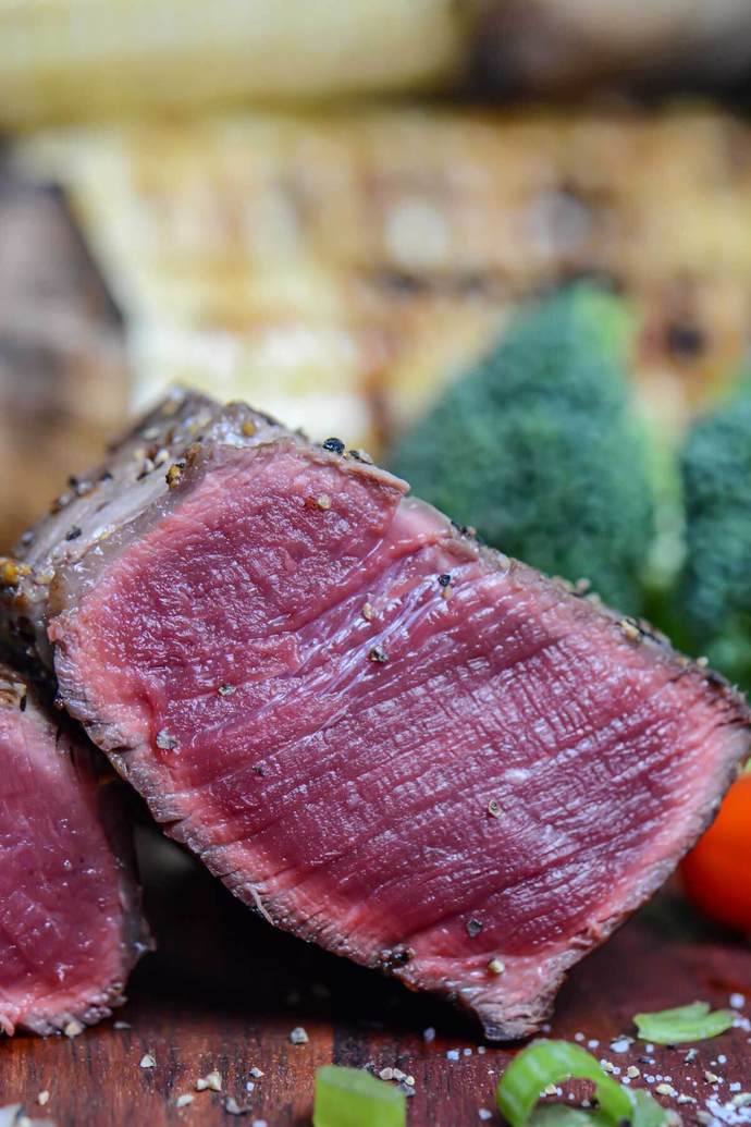 Which tastes better steak, or pork chops?