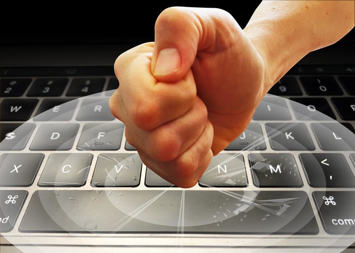 Why cant mac users solve their own computer problems?