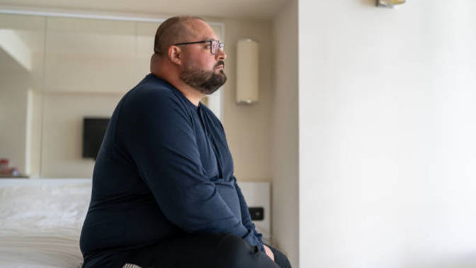 How difficult is it for men who are fat to find a date?
