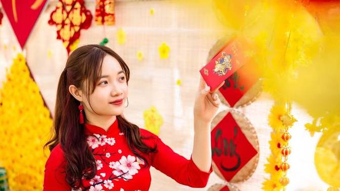 When do you stop giving money to the young people for Chinese New Years?