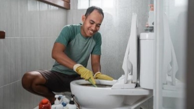 If you were living with your romantic partner, would you expect to divide the household chores evenly?