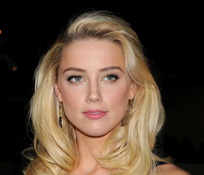 Which actresses is the prettiest VII (with photos)?