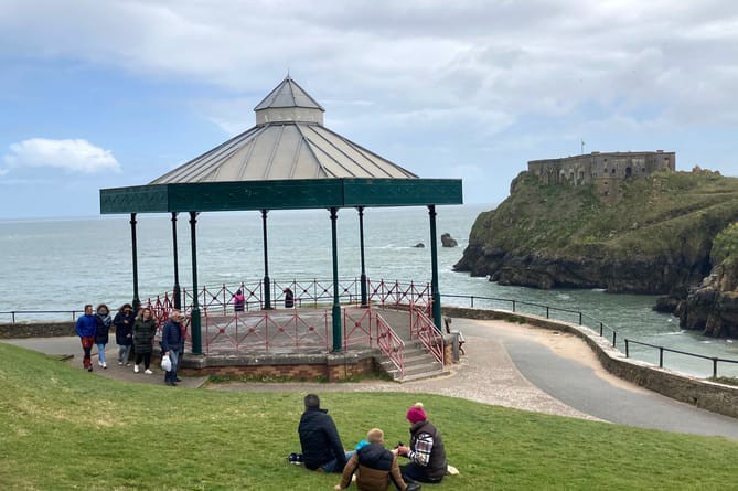 Do you know what a pavilion is? Is there a pavilion in your country?