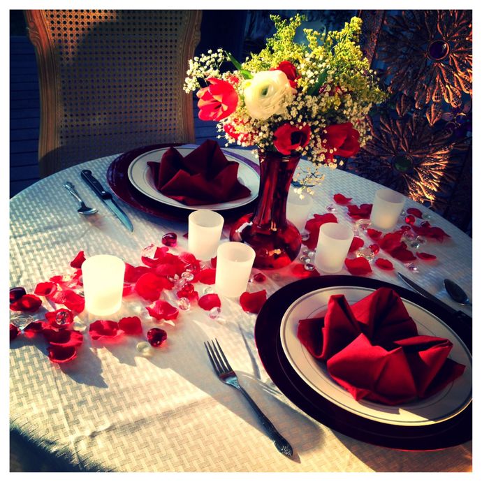 I want to prepare a romantic Valentines Day dinner for my girlfriend with candles and all. Any suggestions for food and table?