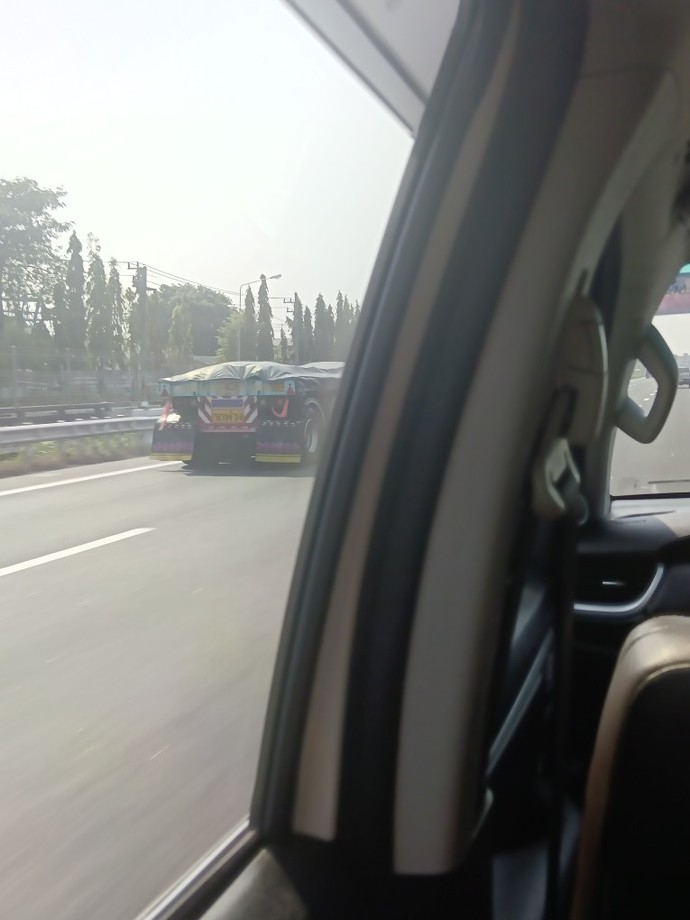 Would you play the video game driving in Thailand 2 ?