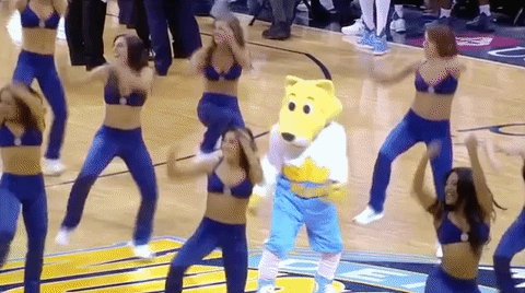 Let’s having a freaking gif dance off! Would you mind dancing with me?