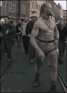 Let’s having a freaking gif dance off! Would you mind dancing with me?