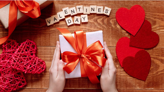 A guy who I told I wasn’t interested in him, got me something for Valentine’s Day. Do I owe him more than a thank you/ a nice gift in return?