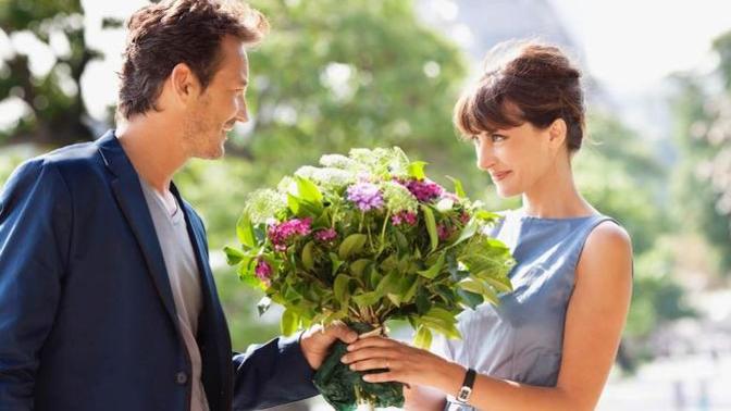 Men should just go for it and pursue women true or false?