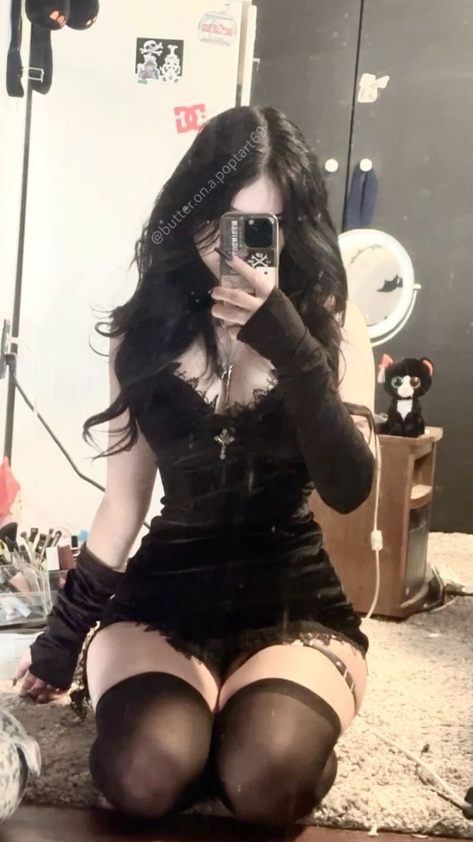 if you had to pick one outfit to wear for the rest of your life what would it be?