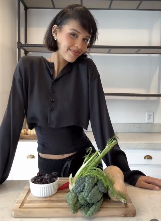Guys, would you prefer a trad wife?