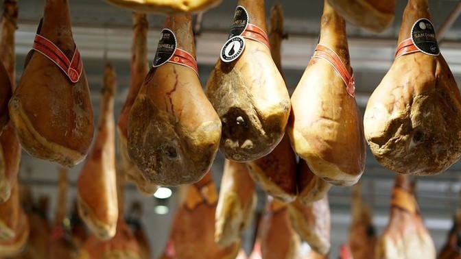 Raw ham or cooked?