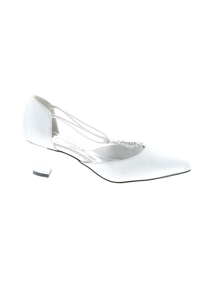 Which heels go best with this dress?