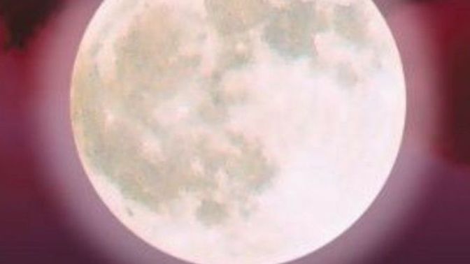 Girls, does the full moon fill you with "feminine energy"?
