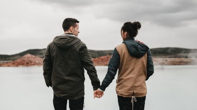How does a relationship start?
