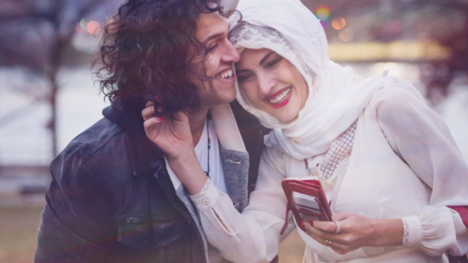 Do you think a Muslim person and a Christian person can have a romantic relationship?
