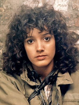 Men, do you prefer straight or curly hair?