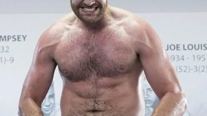 Who from Tyson/Vitaly K/Lewis/Holyfield at their prime would have the best chance of defeating Tyson Fury?