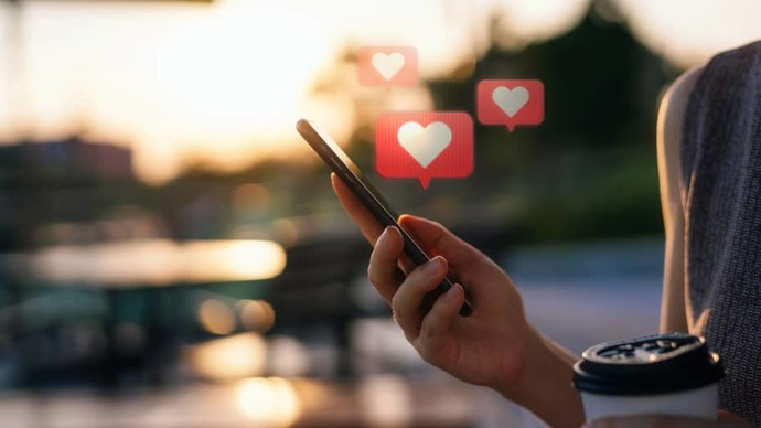Would you date a writer or a cartoonist?