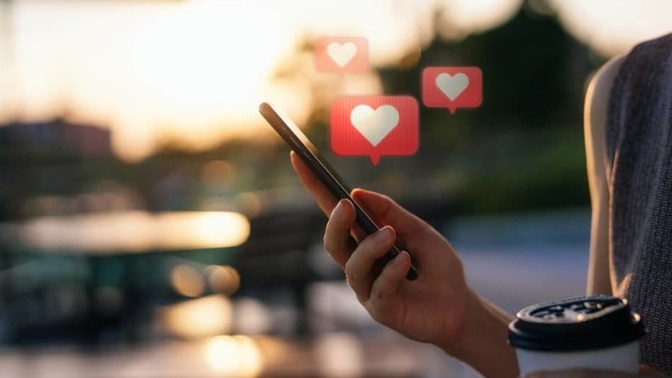 Would you date a writer or a cartoonist?