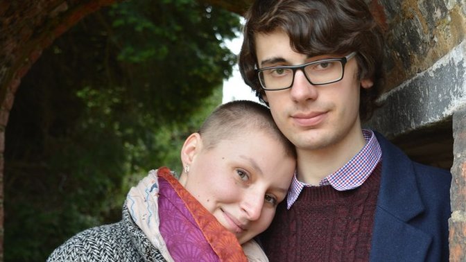 Am I really stringing along my girlfriend for not telling her I'm asexual?