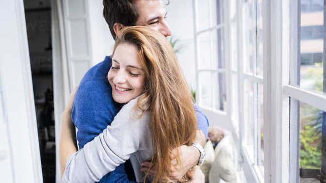 How to be less clingy with your man?