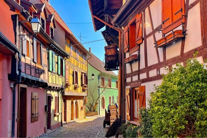 If you could only pick ONE, would you prefer to visit German towns in Germany or German towns in France?