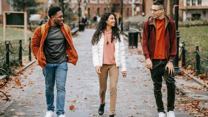 Should you ask your friends for help in finding a date?