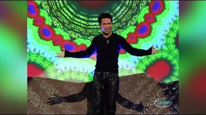 How do I ask my mom to perform the same dance to Nguyen Hung’s live performance of the song, “Kho Vi Yeu Nang” from Paris by Night 52?