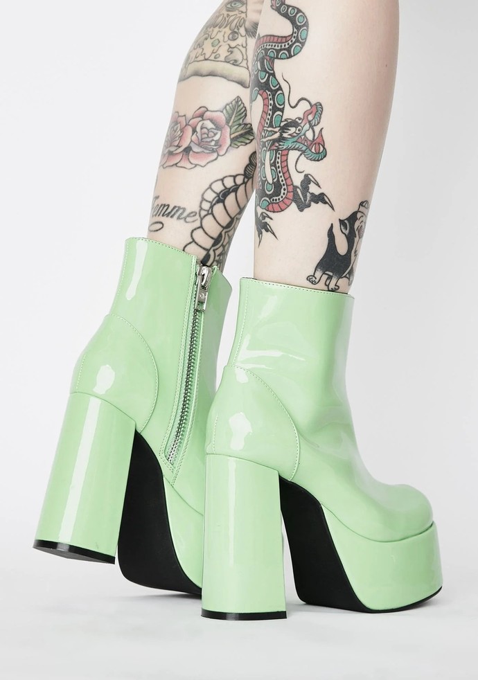 What’s a fashion trend you wish would make a comeback?