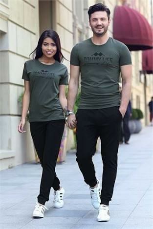 What is the height difference between this couple?
