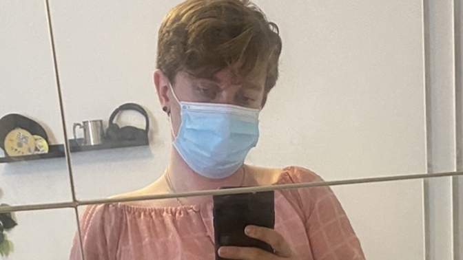 I’m meeting my ex-gf for lunch. Is my outfit okay to go with to show her I’m gay now or would she still see me as straight?