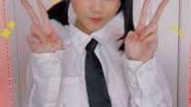Is the double peace sign an Asian created pose?