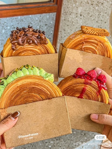 Do you like swiss roll croissants? Have you tried it?