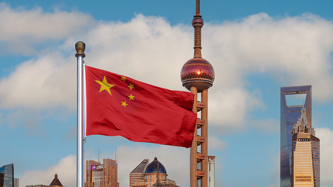 Is China on the verge of collapse or is it just a media strategy?