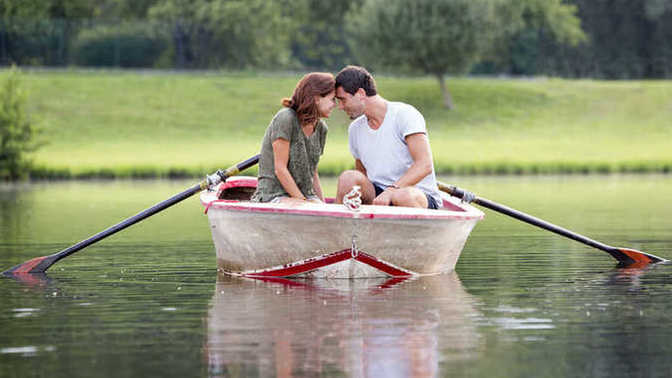 Guys, do guys in a 10 year relationship prioritize going on dates?