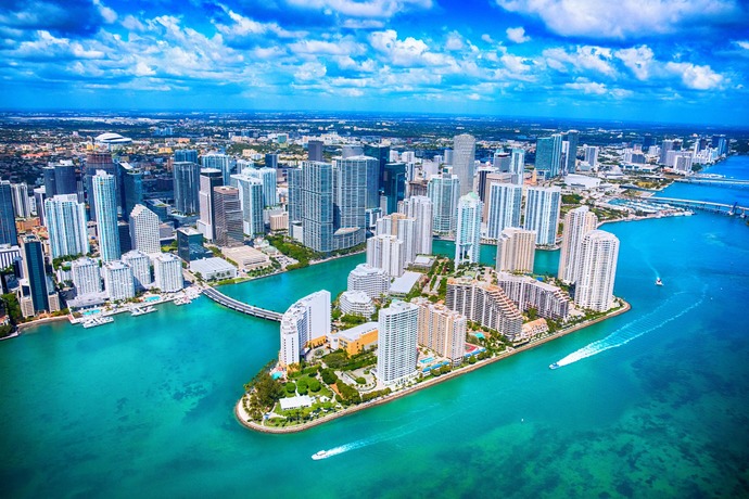 If you have more than enough money, which city would you prefer to live in, Miami or Los Angeles?