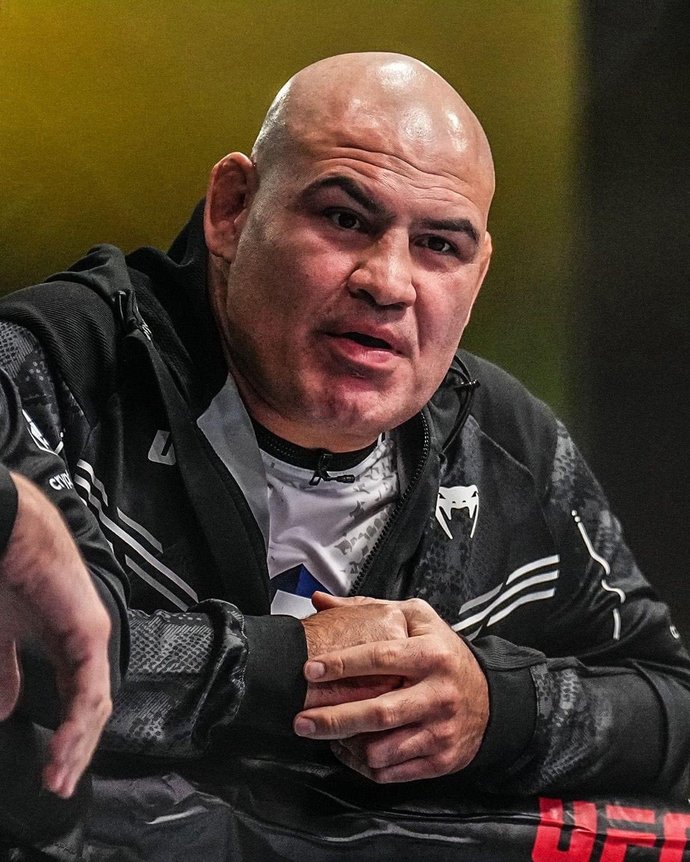 Who wins a fight between these two men ?