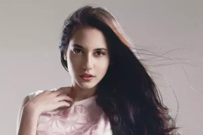 Which East Asian country has the most beautiful-looking women to you?