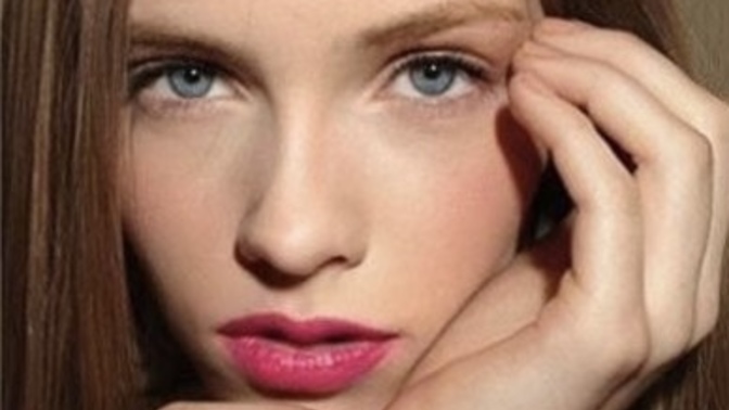 Can you tell this Russian model/influencer had plastic surgery done?
