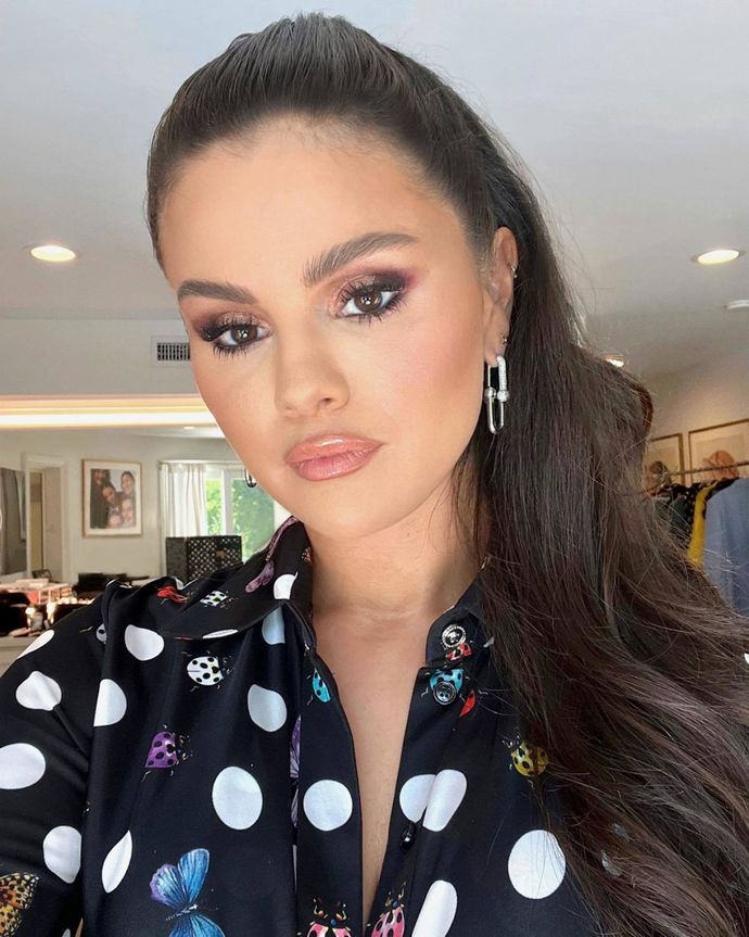 Which of these singers is the prettiest? (prettiest, not hottest or sexiest, not your favorite)?