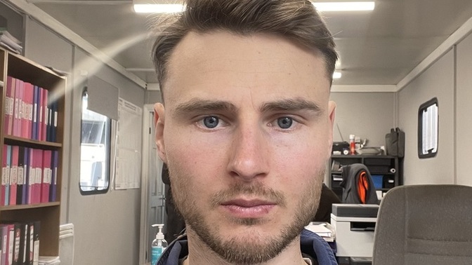 Girls, Should I cut my hair short again?