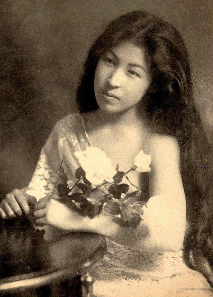 Why are very beautiful women rare before the 1930/40s? ?